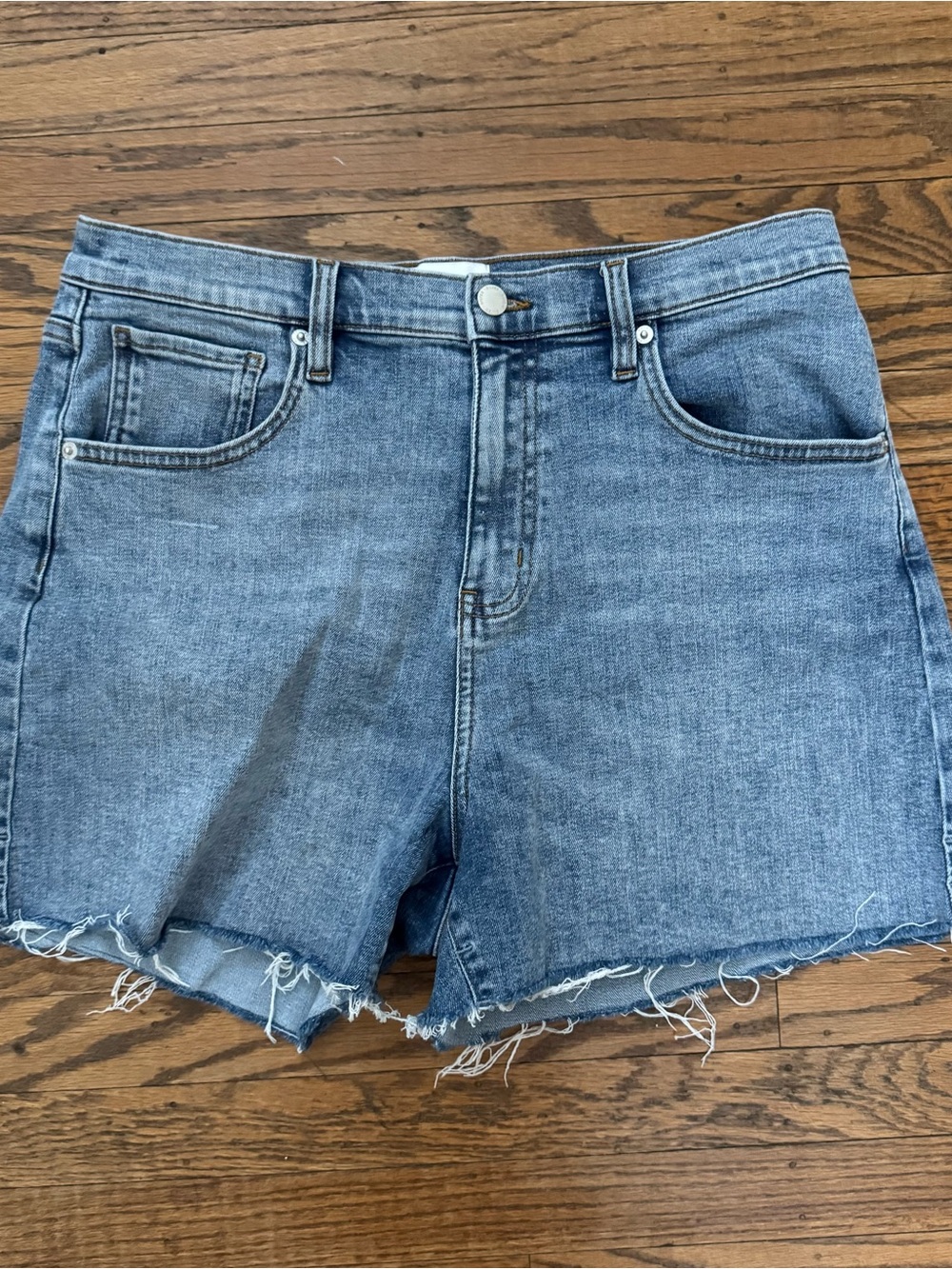 Duer Performance Denim High-Rise Relaxed Shorts Light Heritage Wash 30 EUC